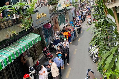 Chủ tiệm bánh mì Bà Huynh: 'Vỡ trận vì khách tới xếp hàng quá đông'