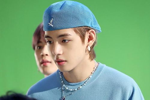 V BTS lại chứng tỏ sức mạnh 'Vua bán hàng'