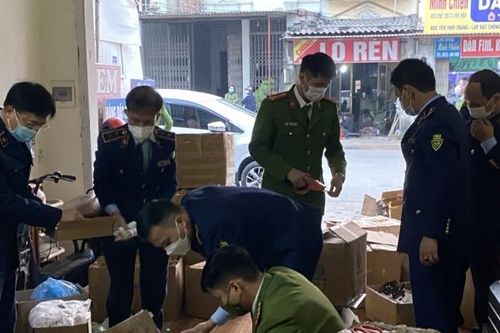 Hải Dương: Triệt phá cơ sở sản xuất mỹ phẩm giả với hàng nghìn sản phẩm