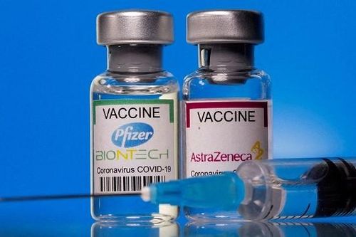 Covid-19: Pfizer 'soán' ngôi của AstraZeneca; Anh, Pháp báo động đỏ