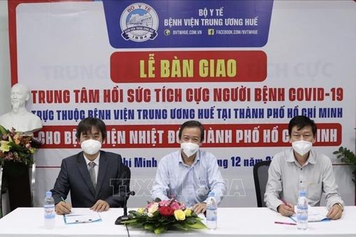 Bàn giao Trung tâm hồi sức tích cực người bệnh COVID-19 cho Thành phố Hồ Chí Minh