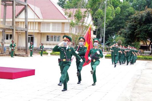 Bước chân người lính