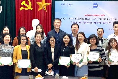 Bế giảng lớp bồi dưỡng tiếng Hàn Quốc