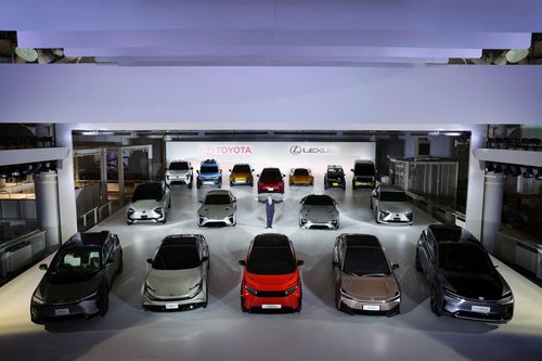Toyota bất ngờ trình làng dải sản phẩm xe điện, gây choáng khi trước đó 'thờ ơ' với xe điện