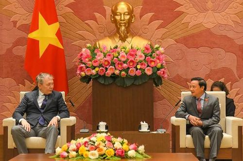 Phó Chủ tịch Quốc hội Nguyễn Khắc Định tiếp Phó Chủ tịch Đảng Cộng sản Liên bang Nga