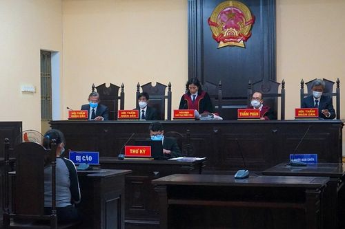 Chiếm đoạt hơn 4 tỷ đồng của 6 khách hàng, cộng tác viên ngân hàng lĩnh án