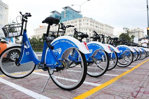 Trải nghiệm thú vị với xe đạp công nghệ và buýt sông ban đêm