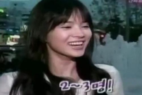 Song Hye Kyo từng tuyên bố muốn sinh 3 người con cách đây 15 năm nhưng bất thành, fan liền hối cưới ngay Jang Ki Yong