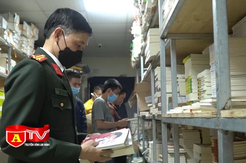 Cận cảnh hơn 30 tấn sách có dấu hiệu in lậu