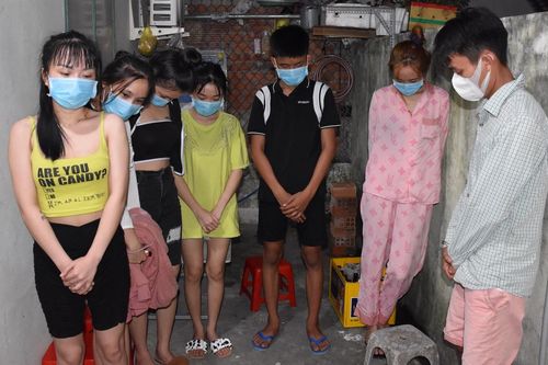 Nhóm thanh niên bay lắc cùng F0