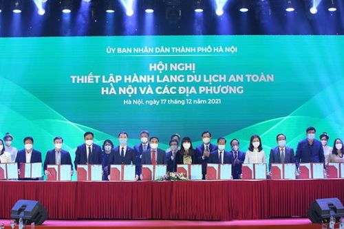 Thiết lập hành lang du lịch an toàn Hà Nội và các địa phương