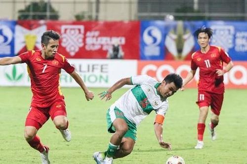 Hồng Duy lọt top cầu thủ xuất sắc nhất lượt đấu thứ tư AFF Cup