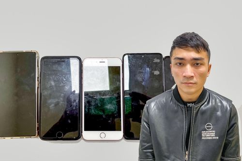 Khởi tố đối tượng chuyên giật túi xách