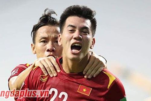 Tiến Linh 'đấu' với Son Heung Min ở giải thưởng Cầu thủ xuất sắc nhất châu Á 2021