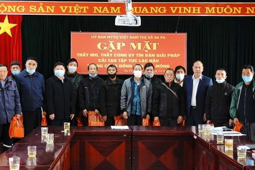 Sa Pa: Bàn giải pháp cải tạo tập tục lạc hậu trong cộng đồng dân tộc Mông
