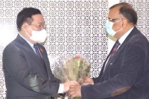 Chủ tịch Quốc hội Vương Đình Huệ tiếp Giám đốc điều hành Tập đoàn Dầu khí quốc gia Ấn Độ