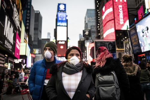 Nhà hàng đóng cửa, rạp hát tắt đèn ở New York dịp lễ vì dịch bùng phát