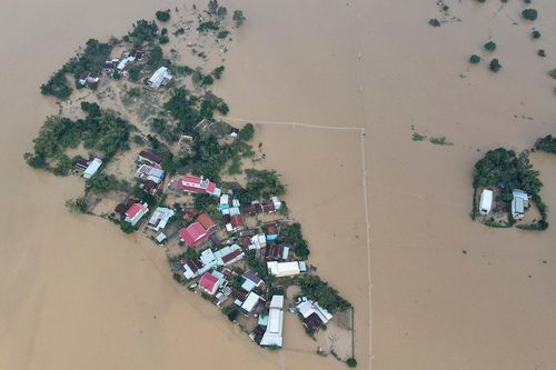 Miền Trung sơ tán hàng nghìn dân ứng phó với bão Rai