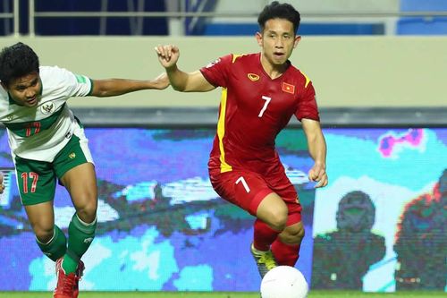 Hồng Duy lọt Top 5 cầu thủ xuất sắc nhất lượt đấu thứ tư AFF Cup 2020
