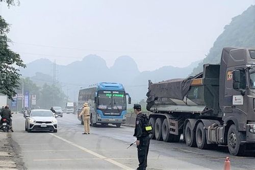 Ninh Bình thay công văn cách ly người về từ Hà Nội