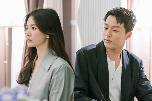 'Now, We Are Breaking Up' tập 11, bố của Song Hye Kyo bị nghi ngoại tình