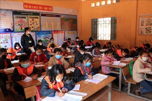 Vùng cao Sơn La khó khăn khi đưa học sinh các điểm trường lẻ về trung tâm
