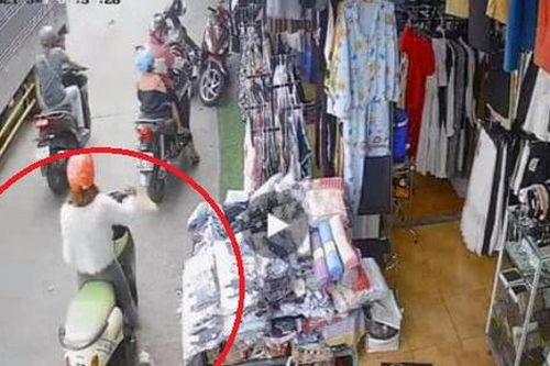 Cô gái ăn trộm điện thoại, còn 'bóc phốt' ngược chủ tiệm vì lý do đăng ảnh mình quá xấu