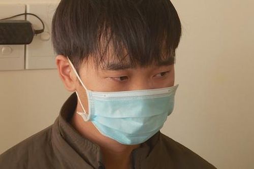 Bất ngờ phát hiện vụ hiếp dâm trẻ em sau khi bé gái đi đăng ký hộ khẩu cho con