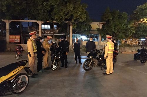 Cận cảnh vây bắt hàng chục đối tượng điều khiển xe máy phân khối lớn rú ga, lạng lách trên đường Võ Chí Công