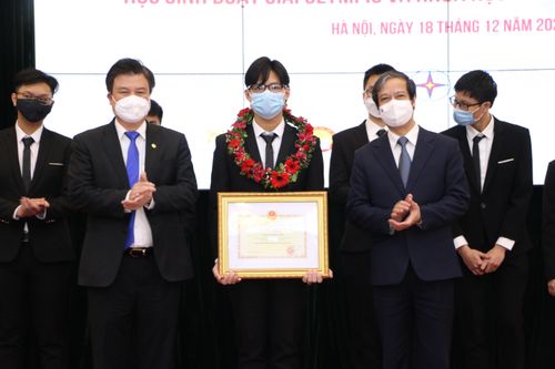 Chủ tịch nước chúc mừng học sinh Việt Nam vào top 10 quốc gia đạt kết quả cao nhất tại các Olympic quốc tế 2021