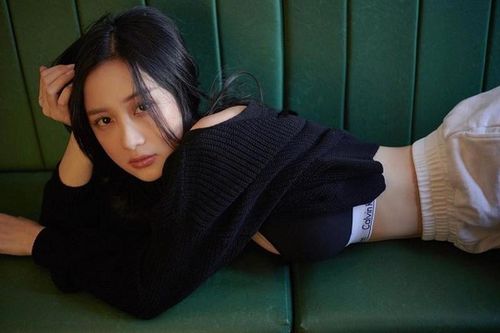 Đường cong của 'cô bé trà sữa Việt' liệu có 'áp đảo' Minh Hằng trong phim mới?