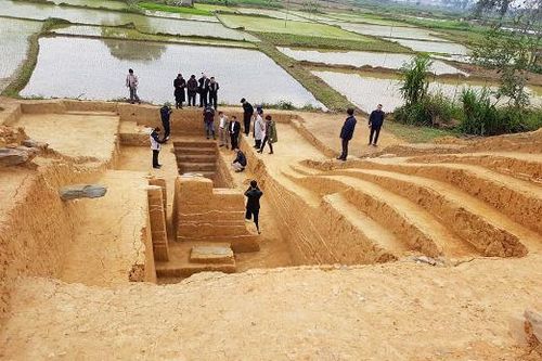 Phát lộ nhiều dấu tích kiến trúc ở Thành nhà Hồ
