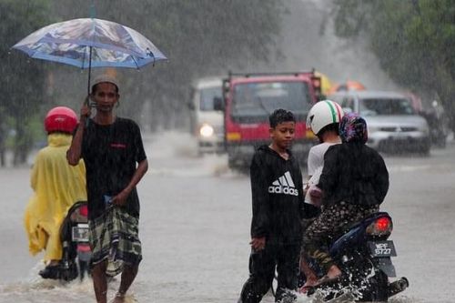 Hàng nghìn người phải sơ tán vì lũ lụt nghiêm trọng ở Malaysia