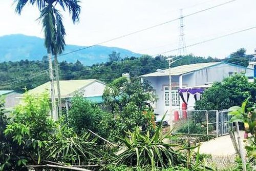 Bắt đối tượng cứa cổ vợ đang ngủ rồi trốn vào rẫy