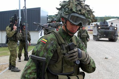 Lithuania sẵn sàng gửi vũ khí sát thương tới Ukraine