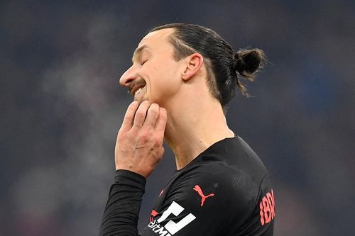 AC Milan bị đối thủ vượt mặt sau trận thua