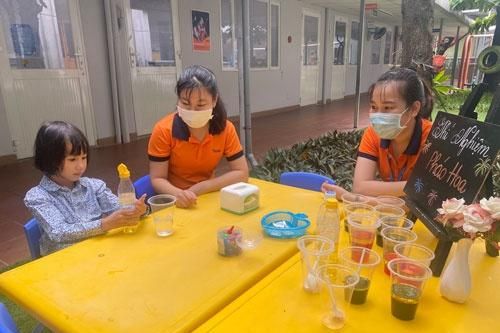 Trường mầm non thiếu giáo viên khi mở cửa trở lại