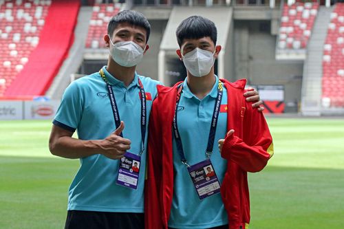 Thầy trò HLV Park làm quen sân ở trận gặp Thái Lan