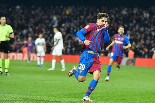 Barcelona: Messi đang phát ghen với Xavi