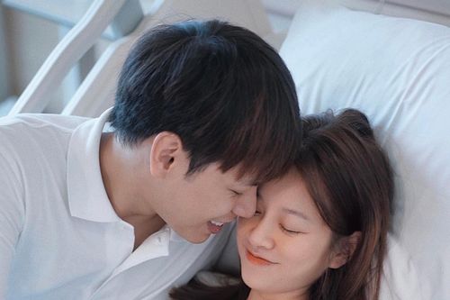 Hạ sinh quý tử, hot girl Trương Hoàng Mai Anh bị soi sắc vóc