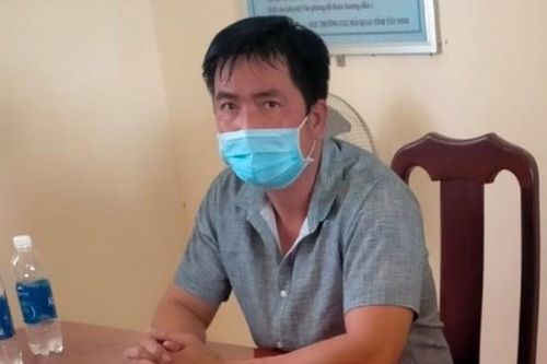 Khởi tố vụ vận chuyển trái phép 200.000 USD qua biên giới