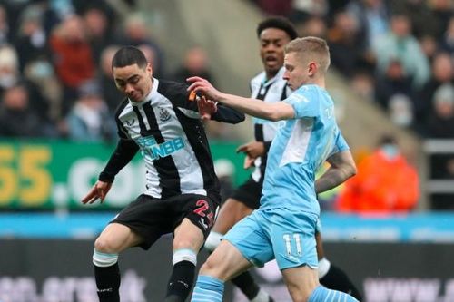 Man City 'đè bẹp' Newcastle ở vòng 18 Premier League