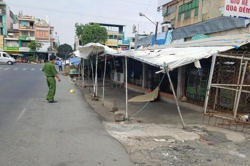 Người đàn ông tử vong bất thường trước bến xe
