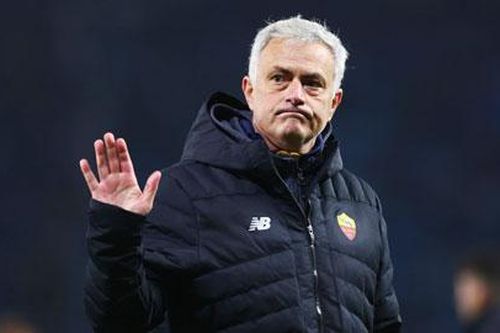 Thỉnh thoảng Mourinho vẫn… đặc biệt