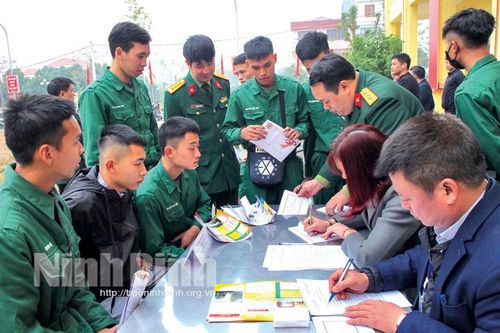 LLVT thành phố Ninh Bình: Quan tâm thực hiện tốt công tác Đảng, công tác chính trị