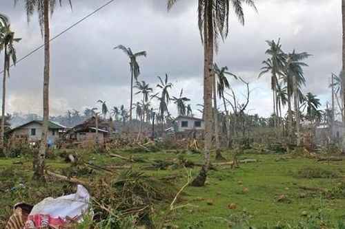 Siêu bão tàn phá Philippines, số người chết tăng lên hơn 200