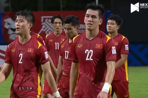 Thắng Campuchia 4-0, tuyển Việt Nam vẫn không vui