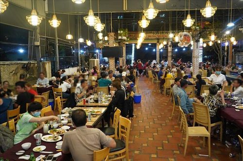 TP.HCM: Chủ tịch quận 10 lý giải vì sao quận chuyển thành 'vùng cam'