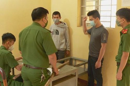 Đắk Lắk: Khởi tố, bắt tạm giam 2 nghi phạm nhốt con nợ vào chuồng rồi đánh tử vong