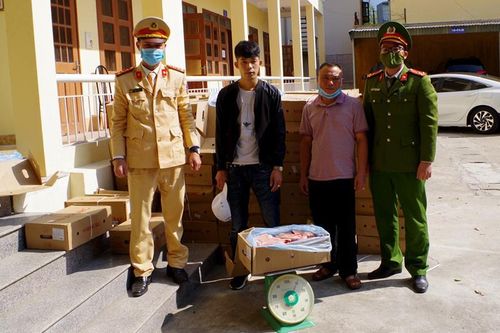 Phát hiện hàng tấn thịt tai lợn không rõ nguồn gốc